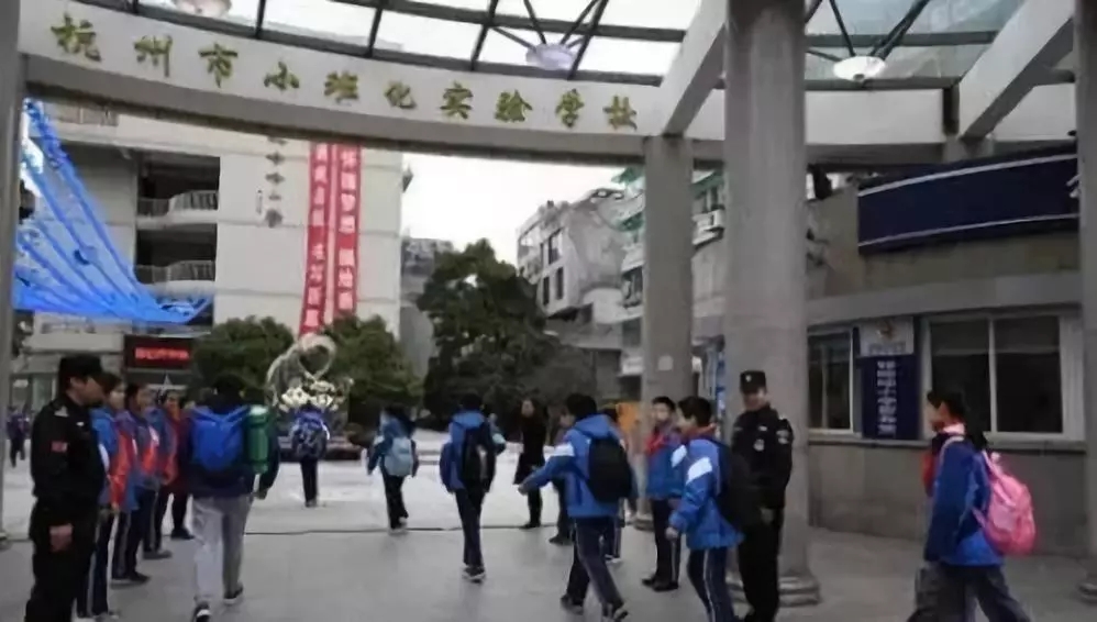 ‘看臉’進(jìn)門,人臉識(shí)別如何助力智慧校園“別開生面”? ‘看臉’進(jìn)門,人臉識(shí)別如何助力智慧校園“別開生面”?
